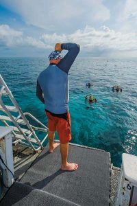 Diving from a live boat