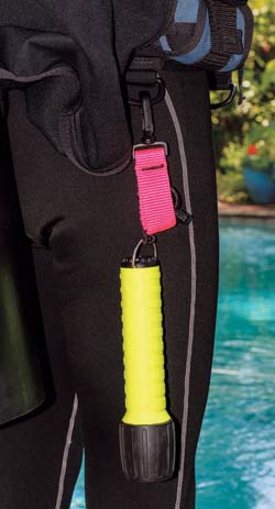 Scuba accessory clip