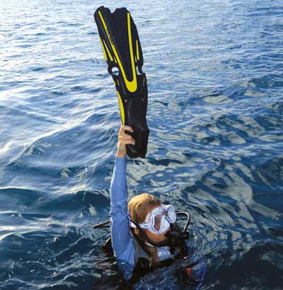 Scuba signaling devices