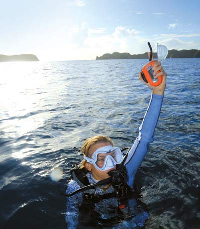 Scuba signaling devices