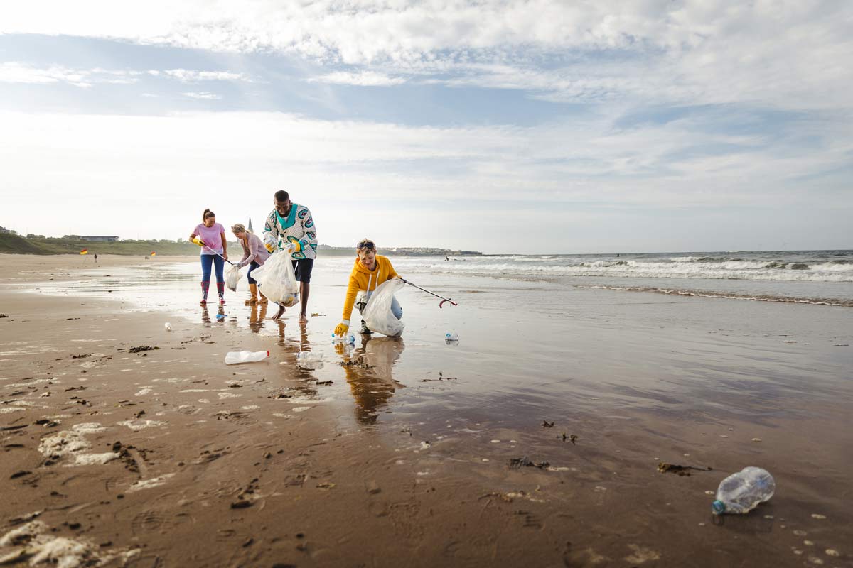 family beach cleanup ocean conservation