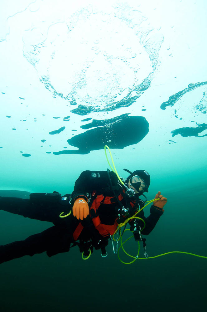 ice diver on tether
